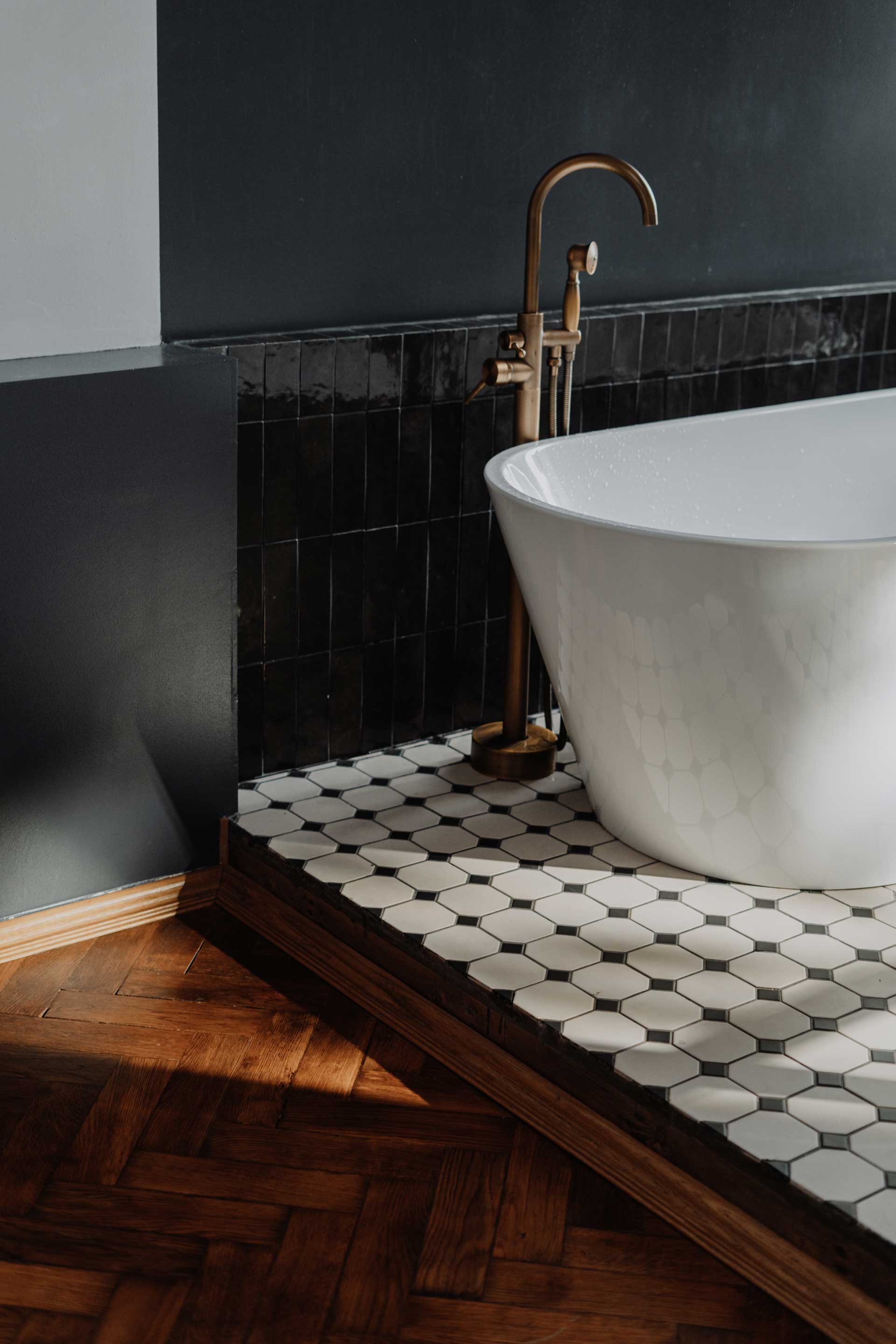 Large format porcelain floor tiles, Rosebud bathroom